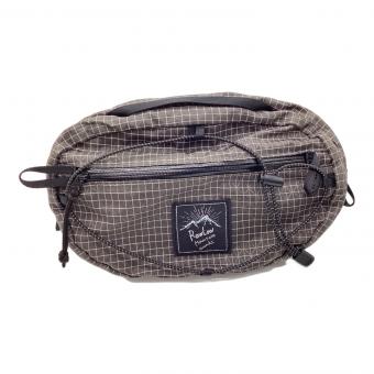 RawLow Mountain works (ロウロウ マウンテンワークス) ショルダーバッグ ブラック NUTS PACｋ ナッツパック