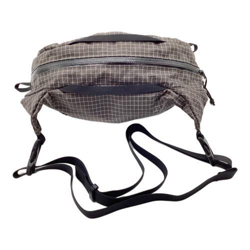 RawLow Mountain works (ロウロウ マウンテンワークス) ショルダーバッグ ブラック NUTS PACｋ ナッツパック