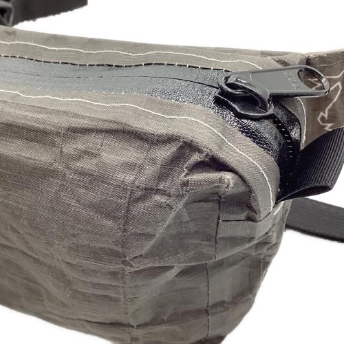 HIGH TAIL DESIGNS (ハイテイルデザイン) 登山雑貨 グレー ファニーパック