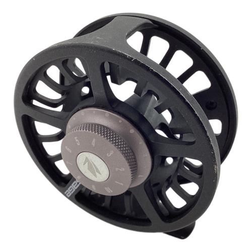 sage (サージュ) リール ブラック ケース付 フライリール スペクトラムC