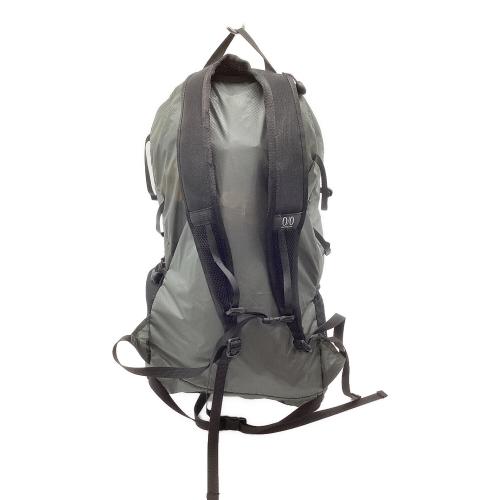 neru design works (ネルデザインワークス) リュック グレー