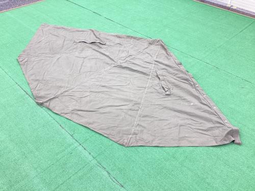 ポーランド軍 (ポーランドグン) 軍幕 コゲ穴複数有 オリーブ ※スキンのみ ポンチョテント2枚組 サイズ3 程度B