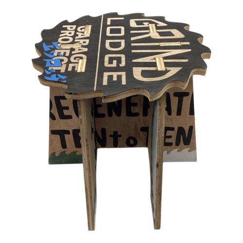 GRIND LODGE (グラインドロッジ) アウトドアチェア ブラウン×ブラック 生刷りカスタム tattam ウッドスツール（小） ウッド