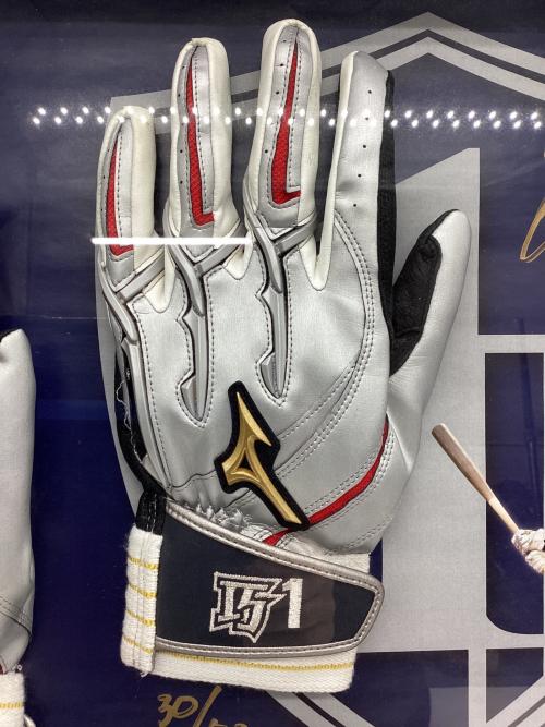 埼玉西武ライオンズ (サイタマセイブライオンズ) 栗山巧 1500本安打達成記念フォトパネル 応援グッズ 実使用グローブ付き @