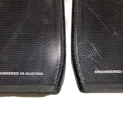 ATOMIC (アトミック) REDSTER XI カービングスキー キズ小有 163㎝