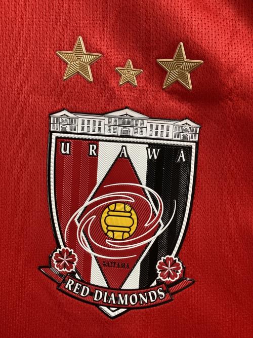 浦和レッズ (ウラワレッズ) サッカーユニフォーム 902455-611 J1通算555試合出場記念 高橋陽一先生コラボ @ メンズ SIZE 3XL レッド
