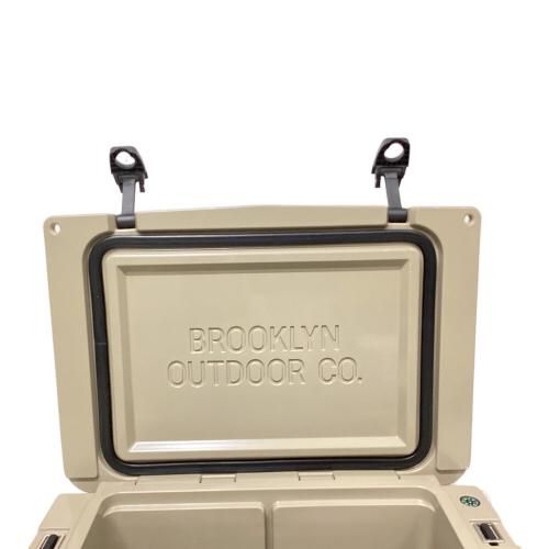 BROOKLYN OUTDOOR クーラーボックス 35QT カーキ The Cooler