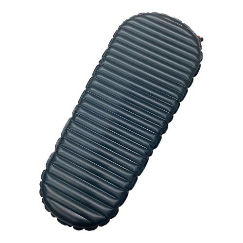 THERMAREST (サーマレスト) エアーマット ネイビー ポンプバッグ付き Sサイズ(119x51x6.4cm)/170g NeoAir Uberlite