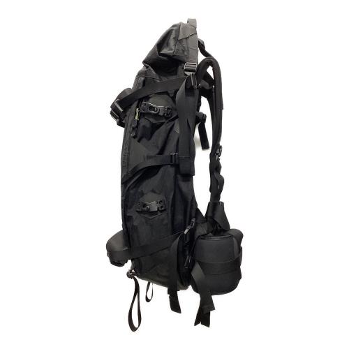 ARC'TERYX (アークテリクス) バックパック ブラック M40