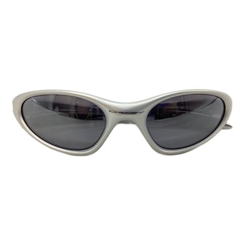 OAKLEY (オークリー) サングラス FM：5.56 LENS：BK 廃盤品 シルバー MINUTE