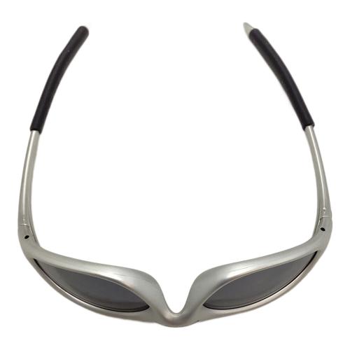OAKLEY (オークリー) サングラス FM：5.56 LENS：BK 廃盤品 シルバー MINUTE