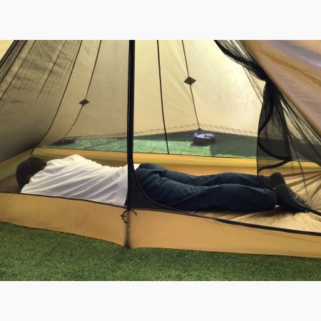 LOCUS GEAR モノポールテント 別売カーボンポール・キャノピーポール・Khufu Full Mesh付 カフラ・シル  約280×280×170(h)cm｜トレファクONLINE