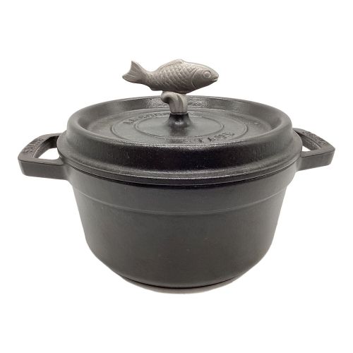 Staub (ストウブ) ダッチオーブン SIZE 20cm 別売りアニマルノブ(サカナ)交換済み ピコ・ココットラウンド