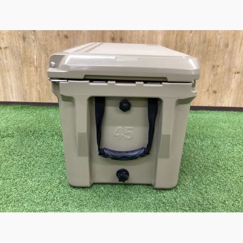 ICE AGE (アイスエイジ) クーラーボックス 45QT 42.6L カーキ カッティングボード・バスケット・ドリンクホルダー付 ROTO-MOLDED COOLER