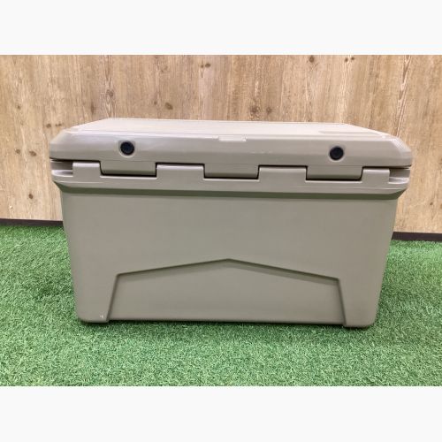 ICE AGE (アイスエイジ) クーラーボックス 45QT 42.6L カーキ カッティングボード・バスケット・ドリンクホルダー付 ROTO-MOLDED COOLER