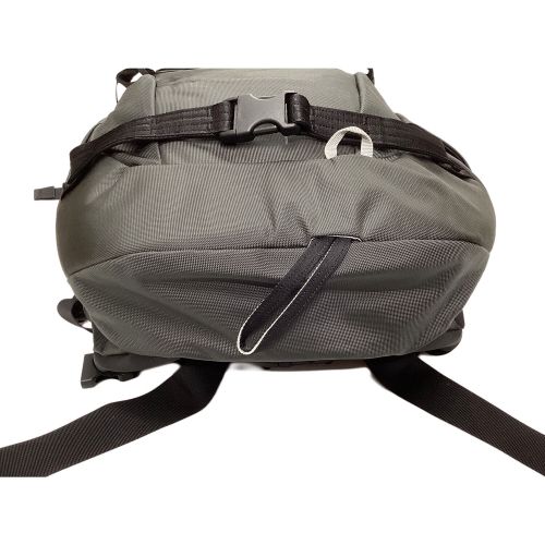 ARC'TERYX (アークテリクス) バックパック 38L グレー×ブラック 9505 QUINTIC38 背面長 約46～50cm 21-30L(日帰り)