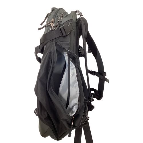 ARC'TERYX (アークテリクス) バックパック 38L グレー×ブラック 9505 QUINTIC38 背面長 約46～50cm 21-30L(日帰り)