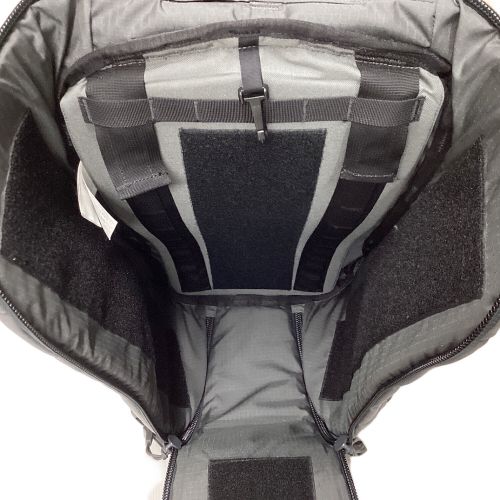 ARC'TERYX (アークテリクス) バックパック 30L グレー 17723 ASSAULT30 背面長 約41～45cm 21-30L(日帰り)