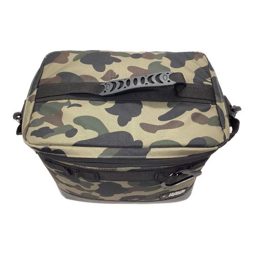 A BATHING APE (アベイシングエイプ) ソフトクーラー 迷彩 BAPE CAMO SOFT COOLER M