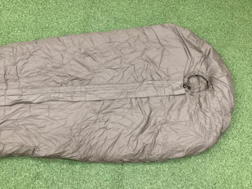 CARINTHIA (カリンシア) マミー型シュラフ(化繊) DEFENCE4 SIZE 200 【冬用】