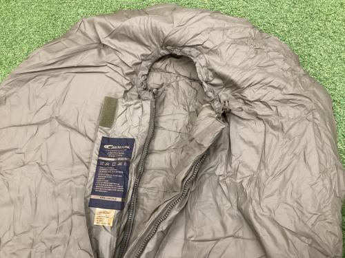 CARINTHIA (カリンシア) マミー型シュラフ(化繊) DEFENCE4 SIZE 200 【冬用】