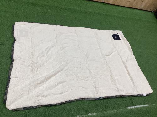 Carhartt WIP (カーハート ワークインプログレス) ブランケット カモフラ PRENTIS CAMO COMBI