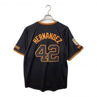 読売ジャイアンツ (ヨミウリジャイアンツ) 応援グッズ SIZE XL ブラック×オレンジ 2024チャンピオンバッジ付 ユニフォーム 【42】エリエ・ヘルナンデス レプリカ