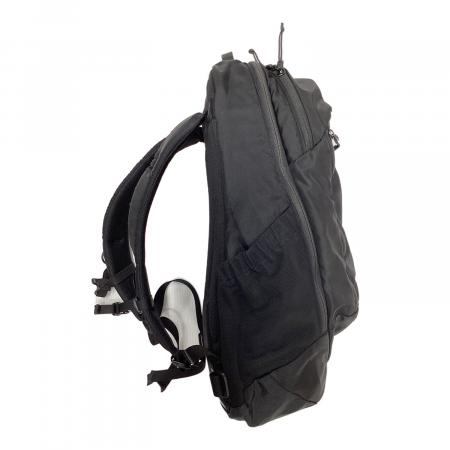ARC'TERYX (アークテリクス) バックパック 26L ブラック 11T-00137909