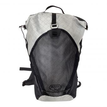 PAAGO WORKS (パーゴワークス) バックパック 16L ホワイト×ブラック YAMAP別注 BUDDY 16 背面長40cm以下 ～20L(日帰り)