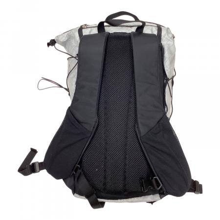 PAAGO WORKS (パーゴワークス) バックパック 16L ホワイト×ブラック