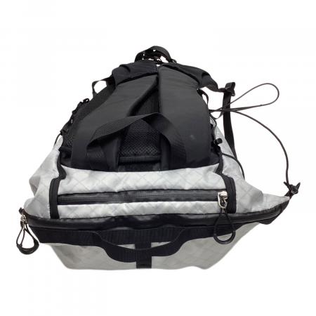 PAAGO WORKS (パーゴワークス) バックパック 16L ホワイト×ブラック