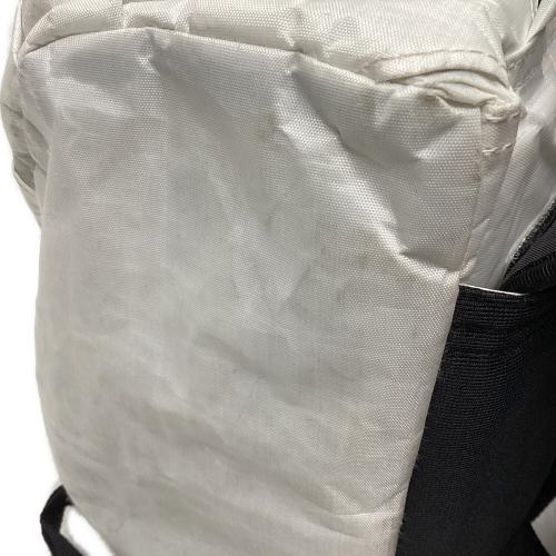 Hyperlite Mountain Gear (ハイパーライトマウンテンギア) バックパック 35L ホワイト×ブラック WAYPOINT 35 背面長 約46～50cm(SIZE M) 31-40L(山小屋泊) ダイニーマ