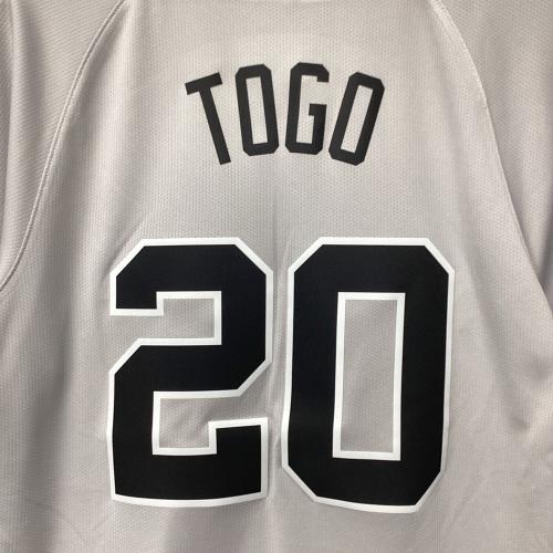 読売ジャイアンツ (ヨミウリジャイアンツ) 2025年ビジター 優勝ワッペン付 応援グッズ 戸郷翔征【20】 SIZE S グレー