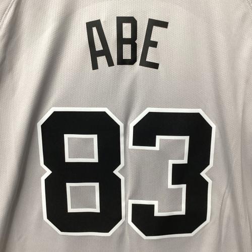 読売ジャイアンツ (ヨミウリジャイアンツ) 2025年ビジター 優勝ワッペン付 応援グッズ 阿部慎之助【83】 SIZE XL グレー