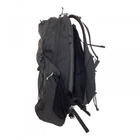 ARC'TERYX (アークテリクス) バックパック 9581 18L ブラック