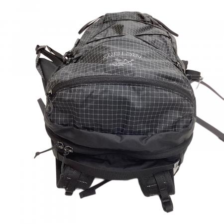 ARC'TERYX (アークテリクス) バックパック 9581 18L ブラック