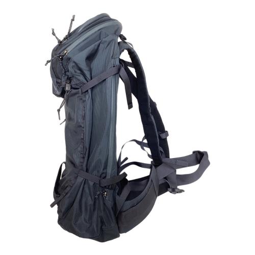 BLUE ICE (ブルーアイス) バックパック 32L ネイビー CHIRU 32