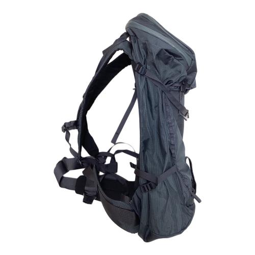 BLUE ICE (ブルーアイス) バックパック 32L ネイビー CHIRU 32