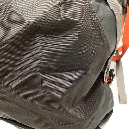 MOUNTAIN HARD WEAR (マウンテンハードウェア) バックパック OU5955 SIZE S/M グレー×ホワイト SOUTH COL 70