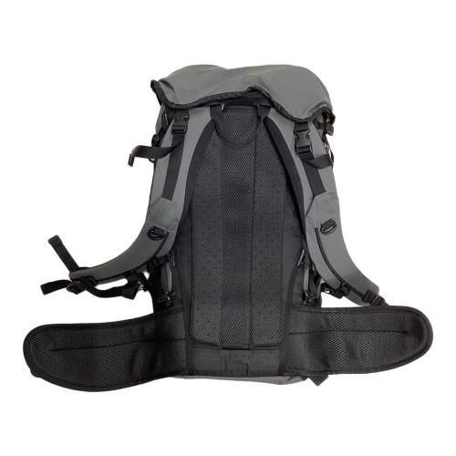 PAAGO WORKS (パーゴワークス) バックパック 33L グレー×ブラック BUDDY 33
