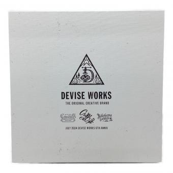 DEVISE WORKS (デバイスワークス) アウトドア雑貨 ホワイト アートボード DEVISE LOGO
