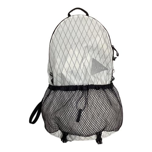 and wander (アンドワンダー) バックパック 574-2975116 ホワイト X-Pac 20L daypack
