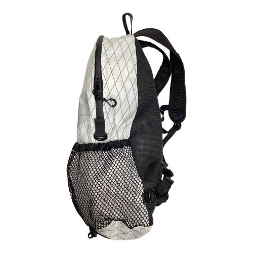 and wander (アンドワンダー) バックパック 574-2975116 ホワイト X-Pac 20L daypack