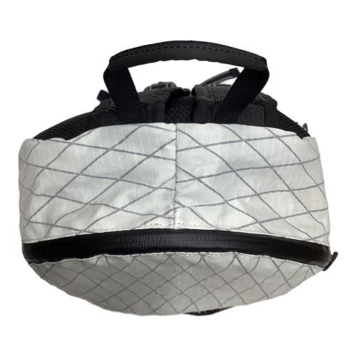and wander (アンドワンダー) バックパック 574-2975116 ホワイト X-Pac 20L daypack