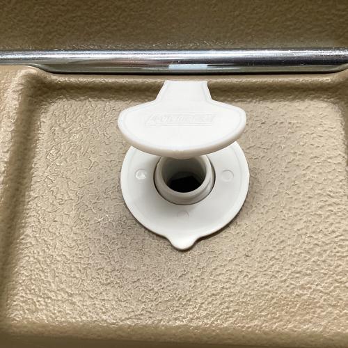 Coleman (コールマン) ホイールクーラー クーラーボックス 別注カラー 60QT(約56L) コヨーテ コヨーテ URBAN RESEARCH ホイールクーラー