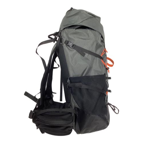 MOUNTAIN HARD WEAR (マウンテンハードウェア) バックパック OE3920 38L グレー×ブラック マウンテンライト38