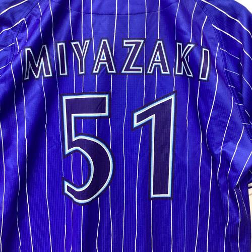 横浜DeNAベイスターズ (ヨコハマディーエヌエーベイスターズ) 宮崎敏郎【51】2025年BlueMates限定直筆ユニフォーム 応援グッズ 抽選限定 サインワッペン付 SIZE L ブルー
