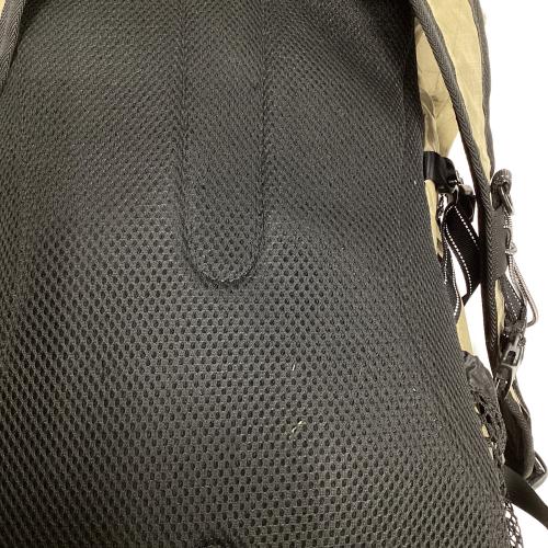 and wander (アンドワンダー) バックパック 574-5975203 約18L カーキ エコパック