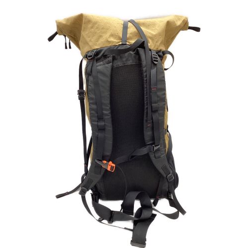 山と道 Mサイズ(40L) コヨーテブラウン THREE STANDARD 背面長 約46～50cm 31-40L(山小屋泊)｜トレファクONLINE