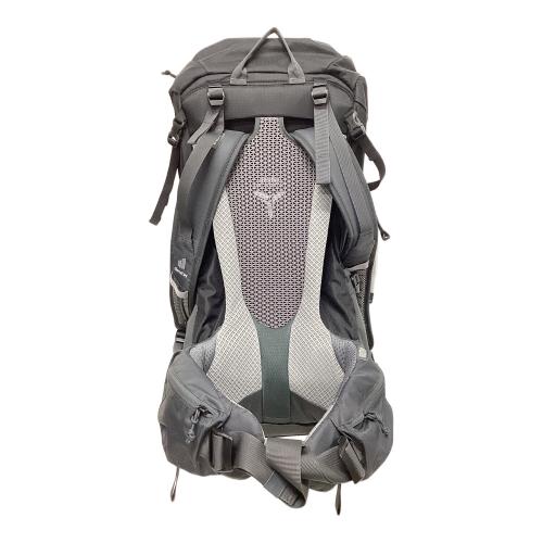 deuter (ドイター) フューチュラPRO40 ブラック×グレー 未使用品 D3401321 フューチュラPRO40 背面長 約46～50cm 31-40L(山小屋泊)